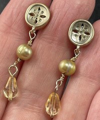 Vintage Green Cultured Pearl Dangle Earrings 1.2” Orange Lucite