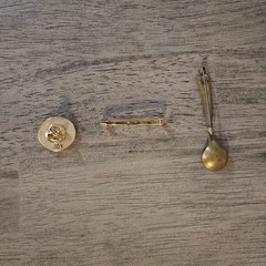 VINTAGE ASSORTED JEWELRY LOT / 19 Pieces