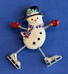 Vintage Christmas Holiday Brooch Pin – Ice Skating Snowman Danecraft Signed Good