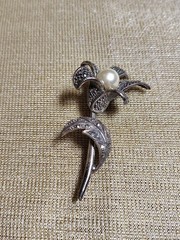 925 Sterling Silver Antique Markasite Flower Brooch with Pearl