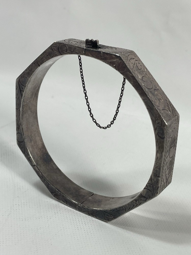 VTG Engraved Leaf Scroll Octagon Shaped Sterling Silver 925 Bangle Bracelet – 7″