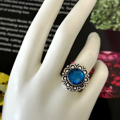 Ladies Blue CZ Round Faceted Stone Flower Silver Tone Band Ring Size 7.5