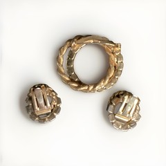 Jewelry Set Of 3 Gold Tone Ruby Stones Pin Back Brooch Clip On Earrings VTG