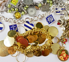Vintage Charm Bracelet Jewelry Lot 10 Piece Bracelets Many Charms Silver Gold Tn