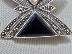 VINTAGE STAMPED 925 STERLING ONYX MOTHER OF PEARL MARCASITE BUTTERFLY PIN