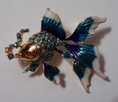 Blue Rhinestones, Blue & White Glaze & Gold Tone Fancy Fish Brooch Pin – New