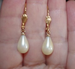 Vintage 14K GF 30mm Golden Tear drop Majorca Pearl Lever back Earrings