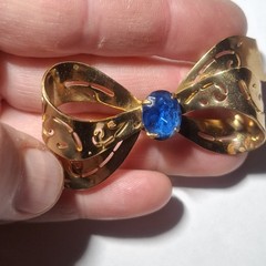 Lot Of Vintage 1940s Coro Pegasus Gold Tone Blue Rhinestone Bow Lapel Pin Brooch