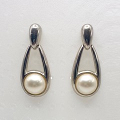 Vintage P.E.P. Erwin Pearl P.E.P. Silvertone & Pearl Pierced Dangle Earrings
