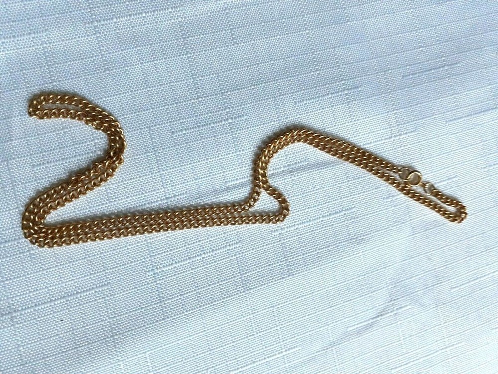 Vintage Gold Tone Chain Necklace 16 Inches. As Pictured -VM65