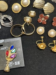 Vtg clip on earrings 14 Pairs Silver Gold Tone Metal Faux Stones Mixed Materials