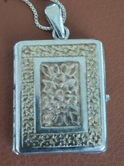 “Vintage 925 Sterling Silver Tricolor Locket Necklace 18” Italy Box/Silk Inserts