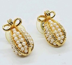 Joan Rivers Gold Tone Faux Bead Pearl Egg Earrings Pierced Vintage .75 in