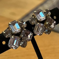 Vintage Weiss Prong Set Purple Lilac Faceted Crystal Glass Clip On Earrings