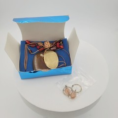 2008 AVON NOS NEW DECORATIVE HONEY COLORED GIFT SET NECKLACE & EARRINGS IN BOX