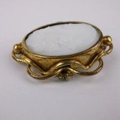 Antique Vintage Cameo Brooch Victorian Art Nouveau Milk Glass Gold Tone