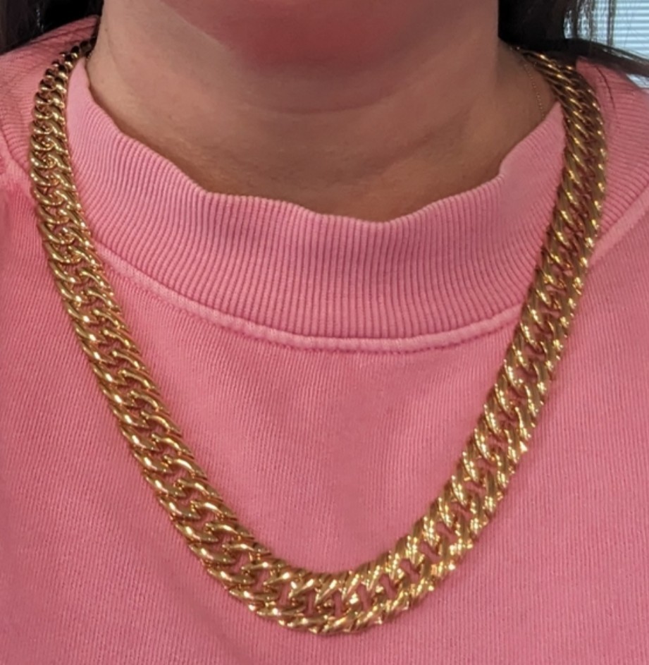 Chunky curb link gold tone vintage necklace Napier 18 inches long.