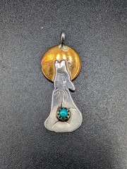 Small Southwestern Style Vintage Wolf Howling at The Moon Pendant