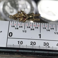 9K Vtg Scottish Full Highland Dress Enamel Bag Piper Kilt Charm Pendant 3.0 Gr