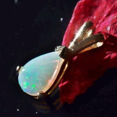 14k y/gold pendant 0.30ct natural Australian fiery opal solitaire 0.80gr N3744