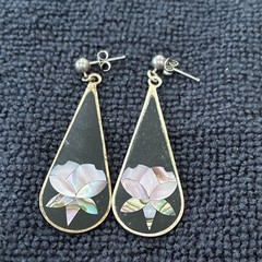 Alpaca Mexico Silver Teardrop Black Dangle Inlaid Abalone Lotus Flower Earrings