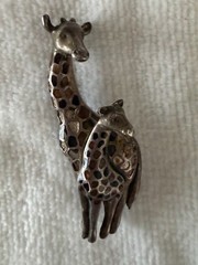 Giraffe Mother and Calf Sterling Silver Pin. 2.25″ in length Pre-Owned
