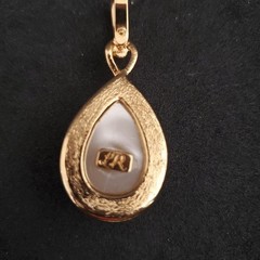 VTG Lady Remington Gold Tone Teardrop Faux Pearl Pendant Necklace Enhancer