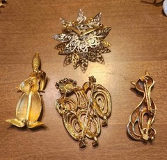 Vintage Jewelry Lot – Gold Tone And White – Brooches – Owl Necklace – Marked