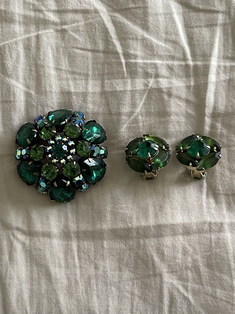 Vintage Round Brooch Pin W/ Green Crystals & Clip-on Earring Set