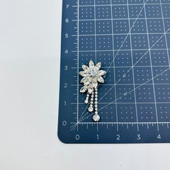 VTG Brooch Rhinestone Flower Prong Set Pendant Stunning Unsigned Beauty 3.5″