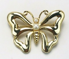 Vintage AAI Gold Tone Faux Pearl Butterfly Brooch Scatter Pin