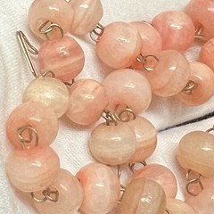 VTG Banded Calcite Necklace round beads 20″ Graduated Pink coral peach colors