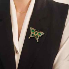 Green Butterfly Brooch Pin Rhinestone Accents Fashion Women Party Gift Golden