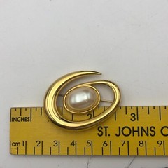 Vintage Monet Signed Goldtone Metal Faux Pearl Jelly Belly Pin Brooch 1.75″