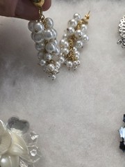 Vtg nos gold tone faux pearl Grape Cluster pierced Earrings