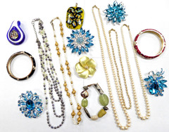 Vintage 15 P/C Large Costume Jewelry Lot Nice Stuff