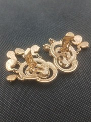 Signed CRAFT Goldtone intertwined circles black clear stones dangle earrings
