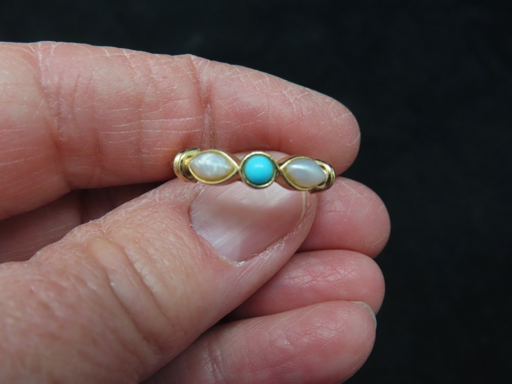 Vintage 1970’s AVON Faux Pearl Ring SZ 8