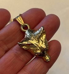 Mimi di N Fox Head Gold Tone Pendant Signed – 1974 and Small Necklace Chain