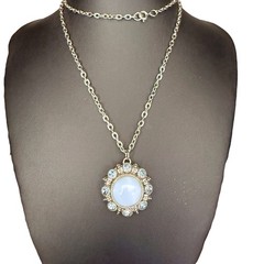 Vtg c1974 Avon Moon Magic Pendant Necklace 24” Blue Crystals Moonglow Center A3