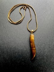 Vintage Gold Tone Tigers Eye Horn Pendant Necklace Snake Chain 18″