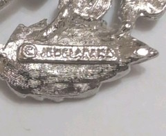 Vintage Variety Lot Of 6 Brooches/Pins In Gold And Silver Tones Some Signed