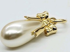 Joan Rivers Gold Tone Faux Teardrop Pearl Bow Pendant Oval Vintage