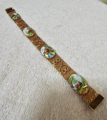 Vtg gold tone mesh bracelet w/ glass Cabochon Cottage lake tree house birds 7in”