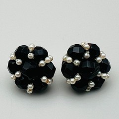 Vintage Style Cluster Earrings Pierced Stud Round Black Bead Faux Pearl Elegant