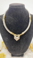 Nice Grouping of Vintage Silver and Gold Toned Necklaces good overall condition