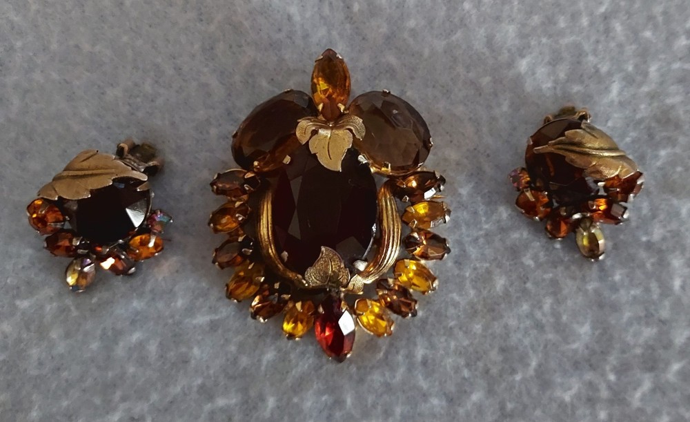 Vintage Juliana D&E Brooch Earrings Multi Browns With Leaf Brooch And Earrings