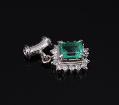 Fine Vintage 0.47 Colombian Emerald & 0.16 Diamond Platinum Pendant 2.0 Grams