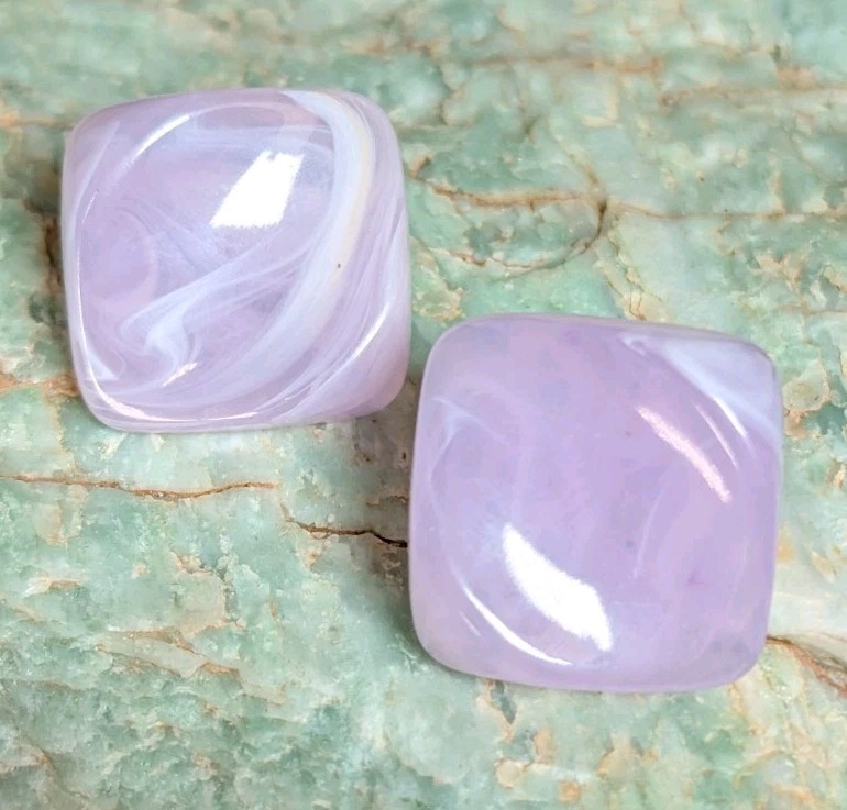 Women’s Vintage 80s Lilac Purple Swirl Lucite Modernist Ridged Post Earrings