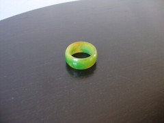VINTAGE 1970s HONG KONG MULTICOLOR JADE AGATE 10 MM BAND SZ 8.75